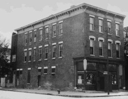 Twin Anchors in 1932